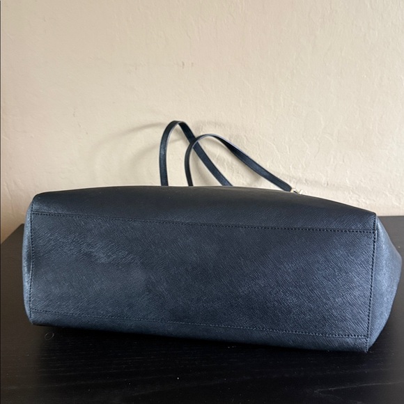 Tory Burch York Buckle Large Tote Black Saffiano Leather Like New - Picture 9 of 17